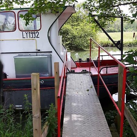 Botel La Vecchia Дол Екстериор снимка