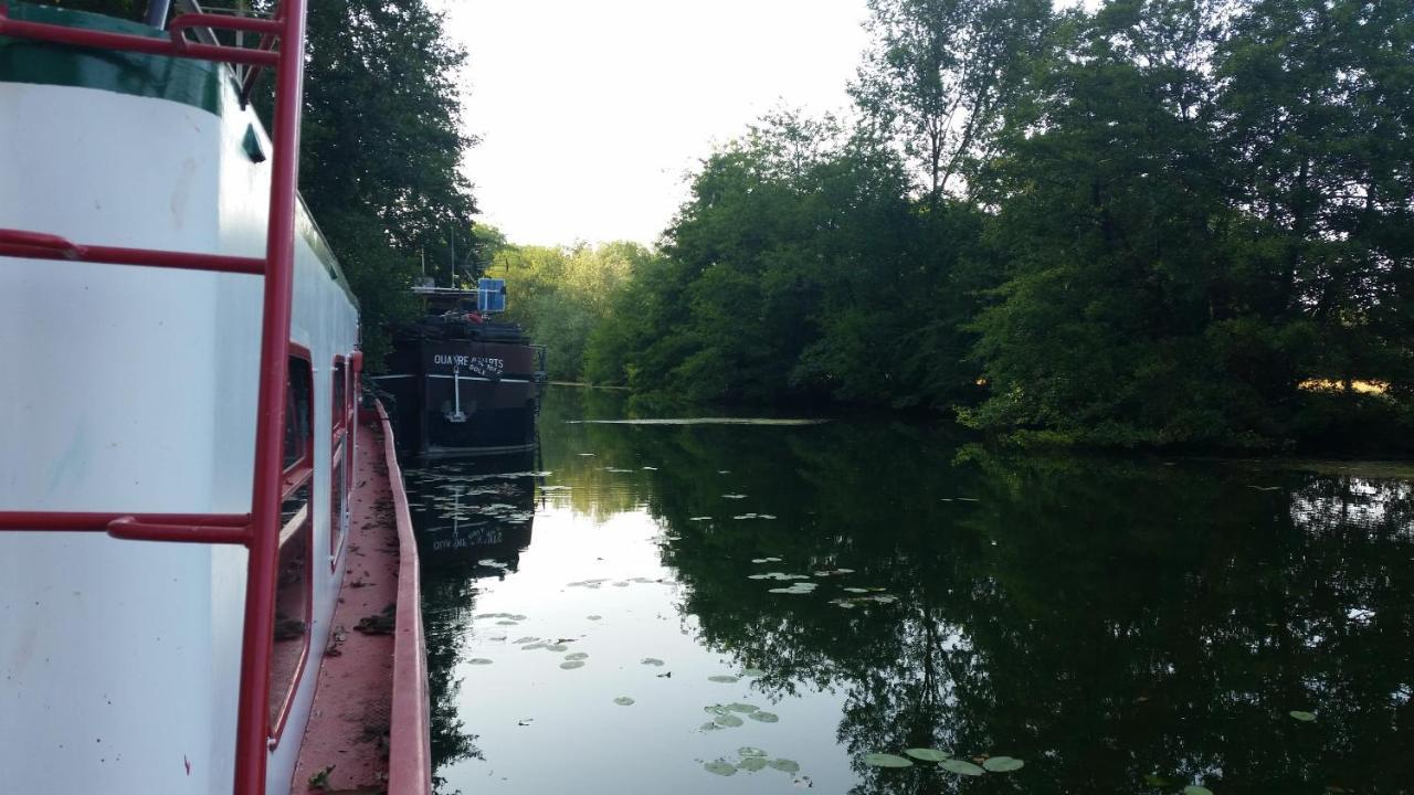Botel La Vecchia Дол Екстериор снимка