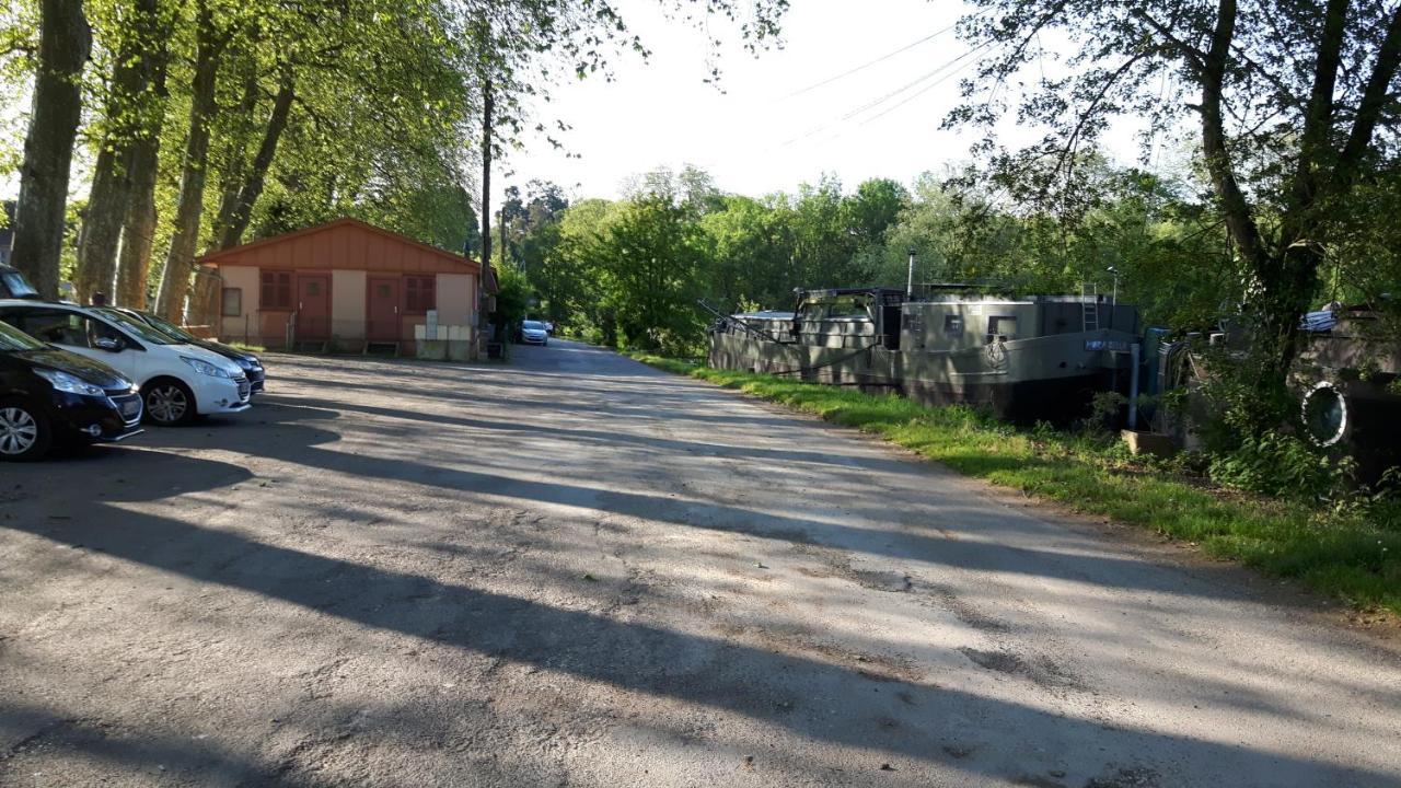 Botel La Vecchia Дол Екстериор снимка